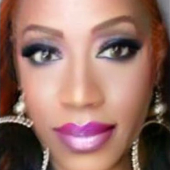 Meet your Posher, Angela - Picture 2 of 2